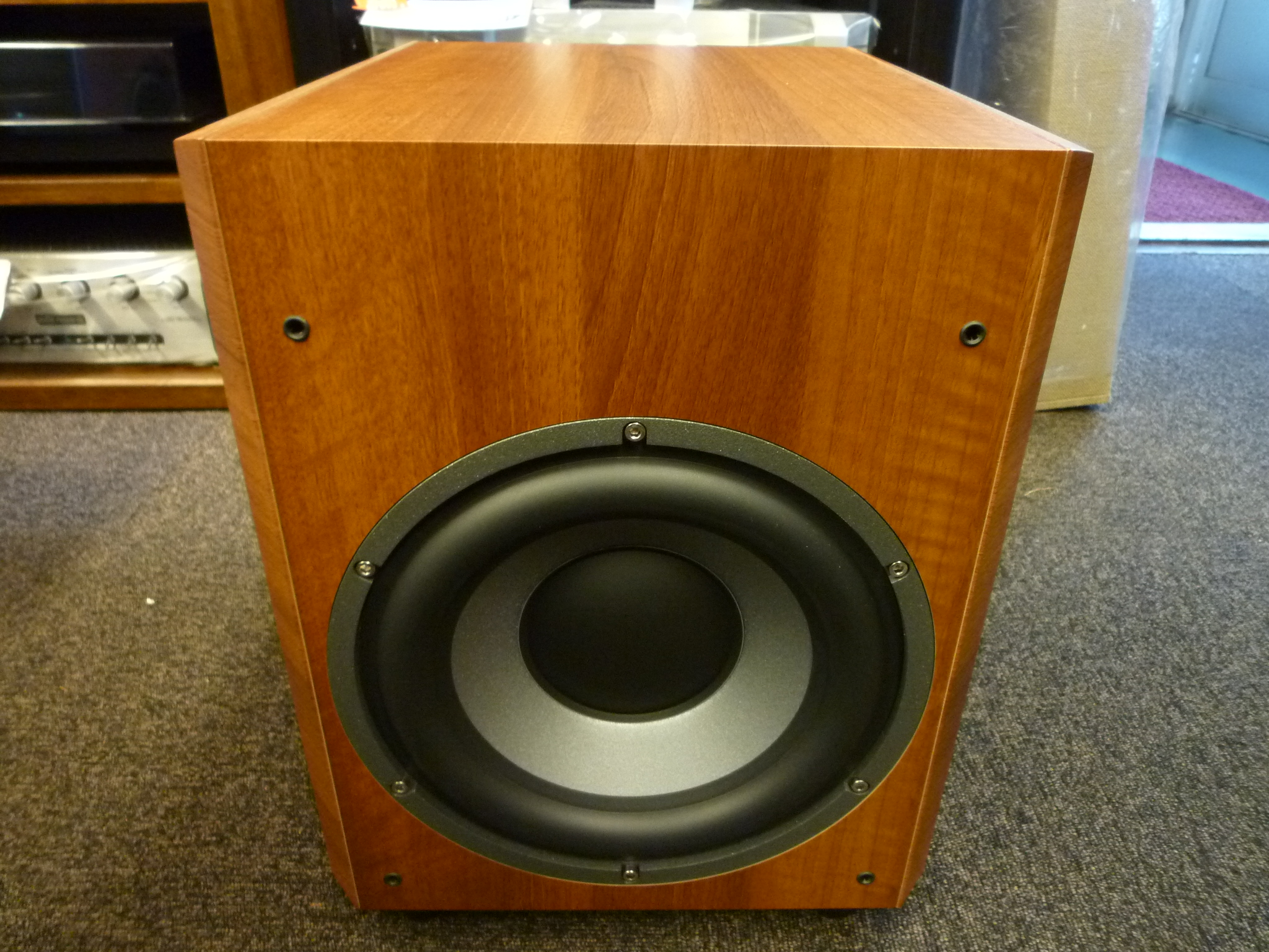 FOCAL SW700V